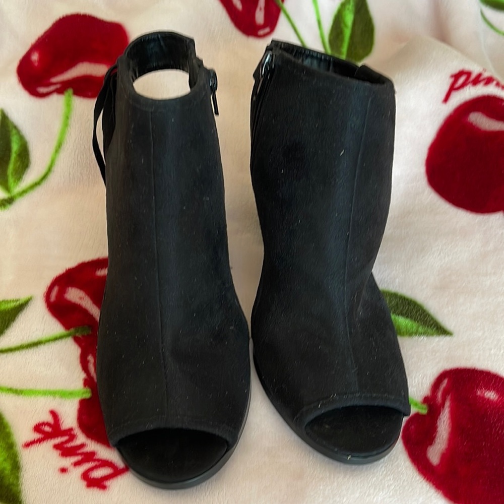 Almost new peep toe booties